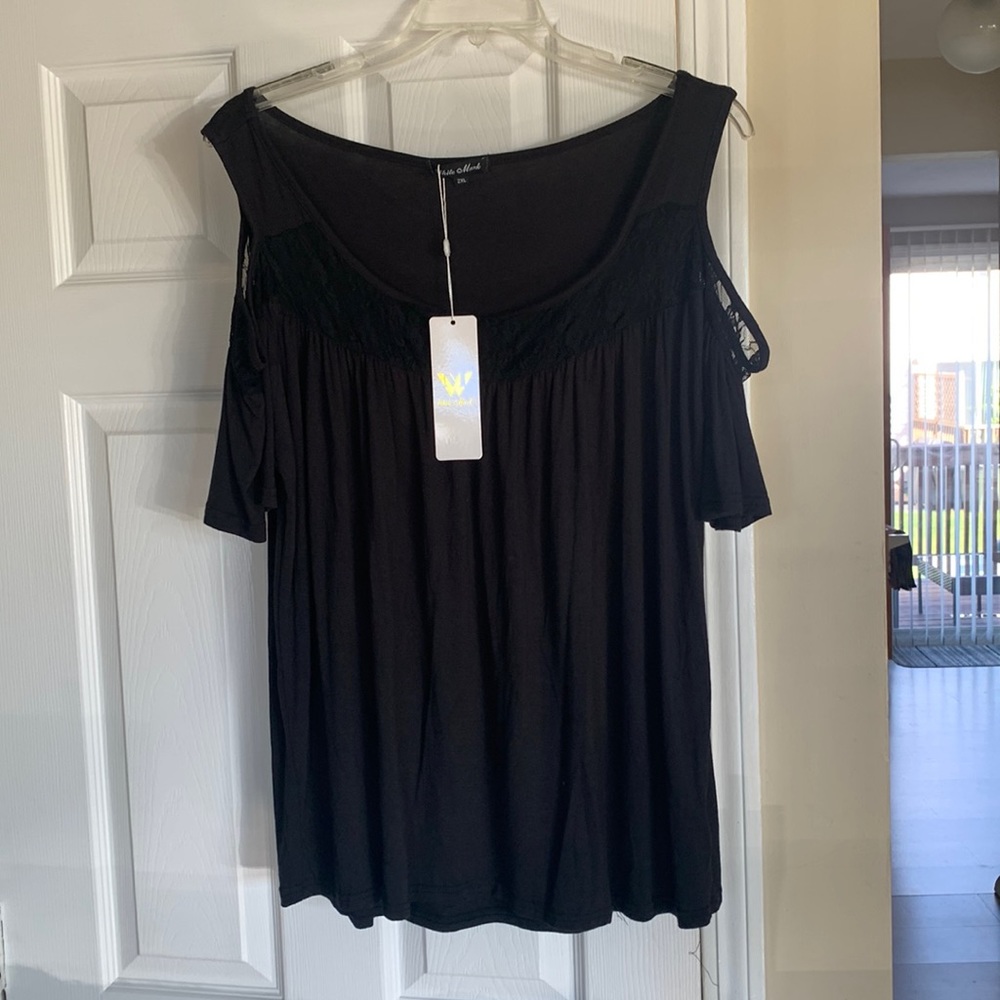 White mark women’s top